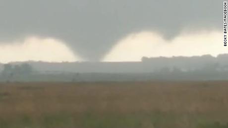 190619112914-south-dakota-clockwise-tornado-large-169.jpg